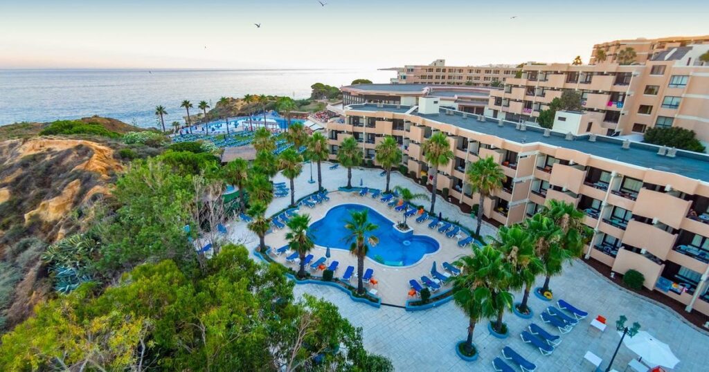 Hôtel Auramar Beach Resort à Albufeira, Algarve – circuit découverte Portugal 2026