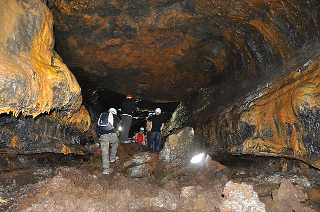 Gruta do Carvão, tunnel de lave à São Miguel – circuit découverte Portugal 2026