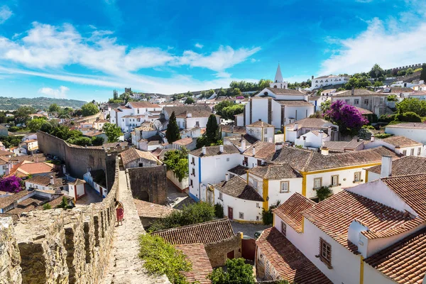 Vue aérienne de la ville médiévale d’Óbidos – circuit découverte Portugal 2026