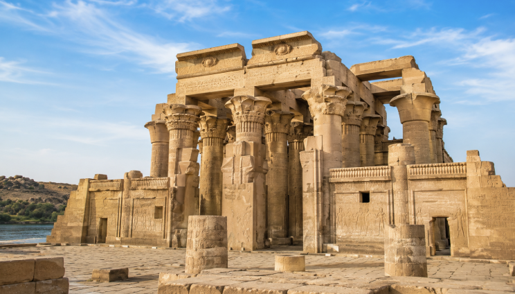 Temple de Kom Ombo en bord du Nil en Égypte