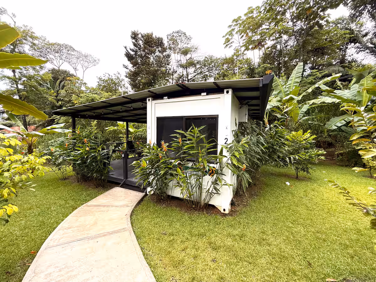 Villa de 2 chambres entourée de végétation tropicale à Uvita au Costa Rica.