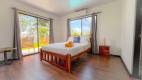 Villa-#4-Uvita-Costa-Rica-Chambre-spacieuse-vue-jardin