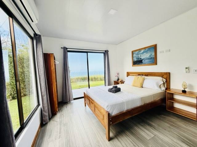 Chambre principale de la Villa 4 chambres Uvita avec vue sur l'océan