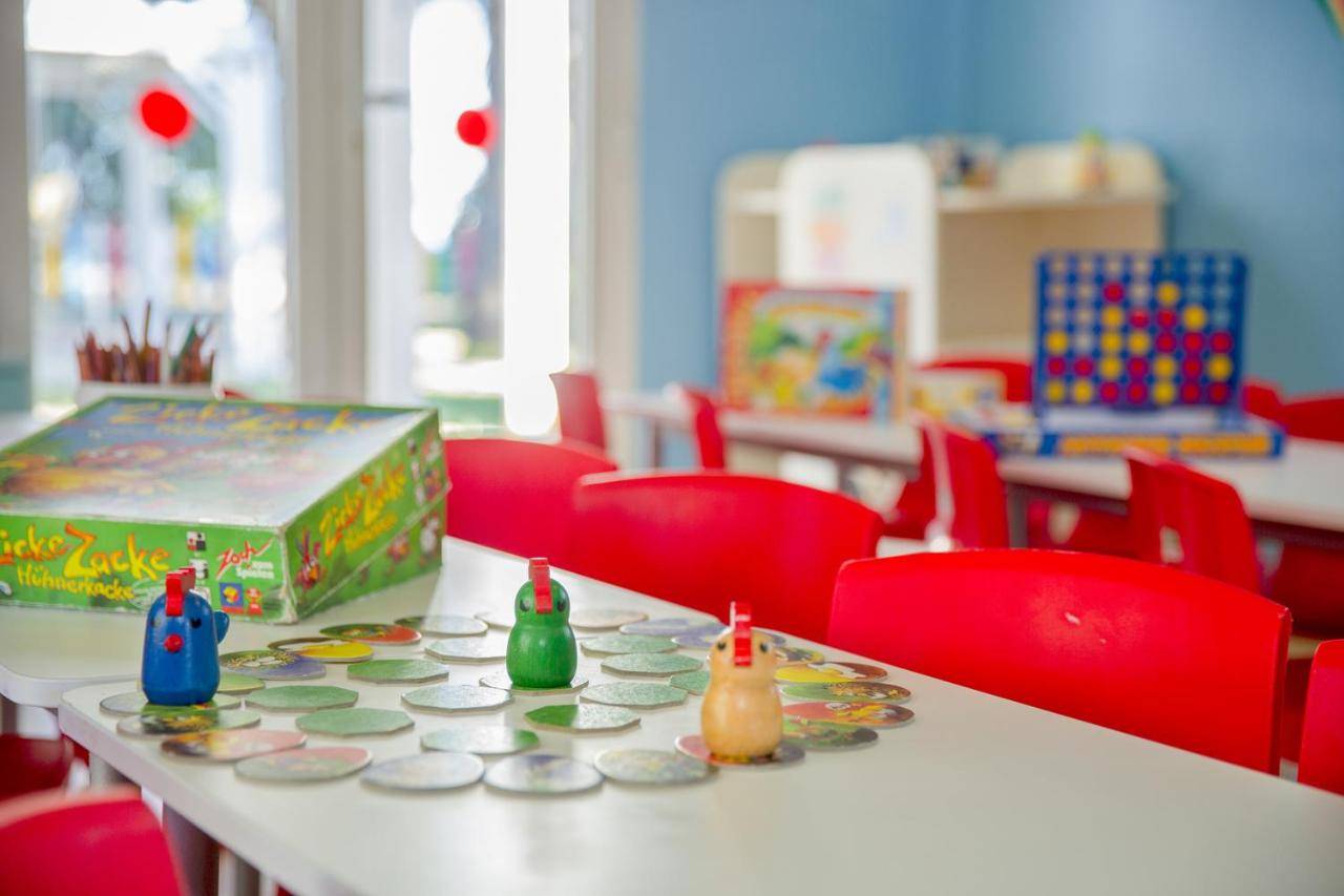 Salle de jeux du mini-club avec activités pour enfants au Marhaba Royal Salem.