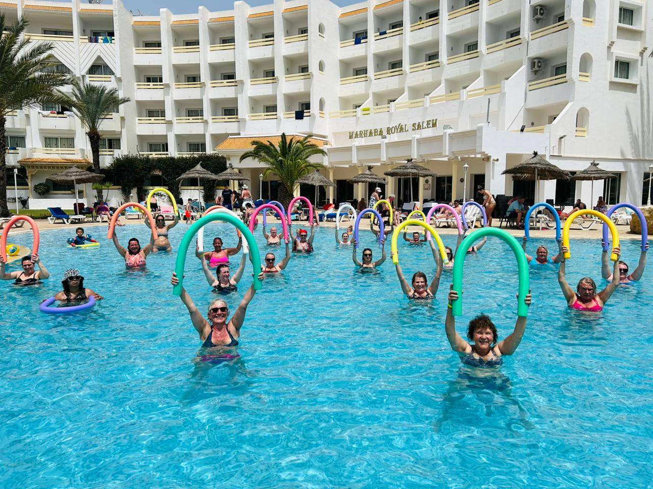 Activité d'aquagym dans la piscine du Marhaba Royal Salem.