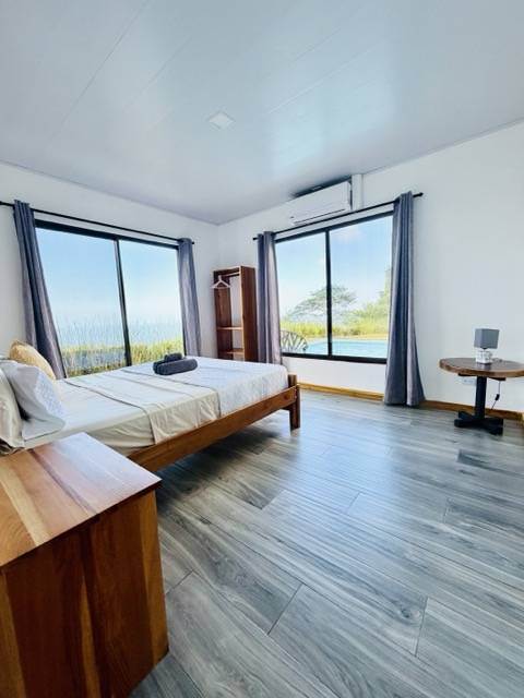 Chambre principale de la Villa à Uvita avec vue sur l’océan