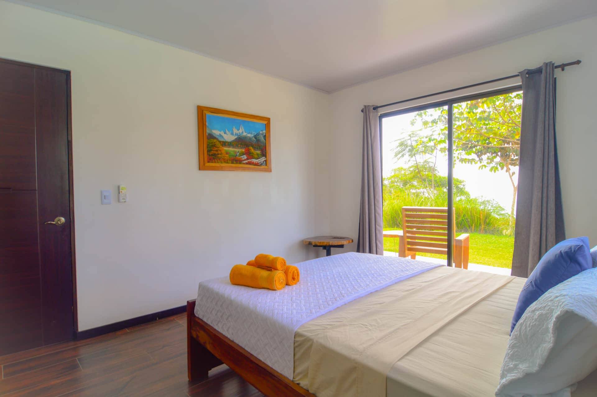 Chambre principale confortable de la Villa #4 à Uvita Costa Rica